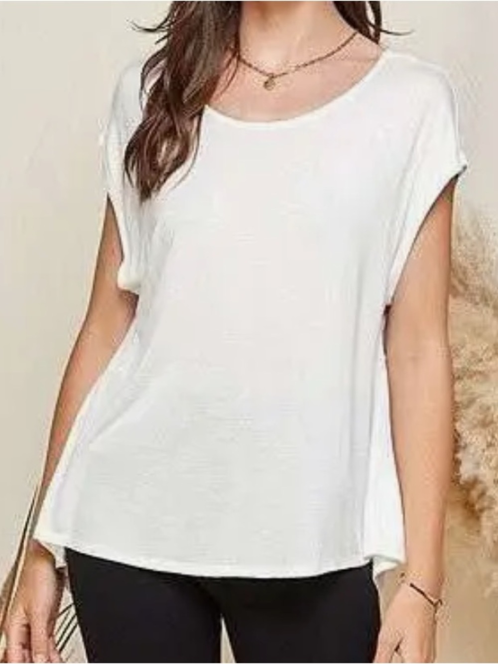 ShopEvelynne White Scoop Neck Short Sleeve Top